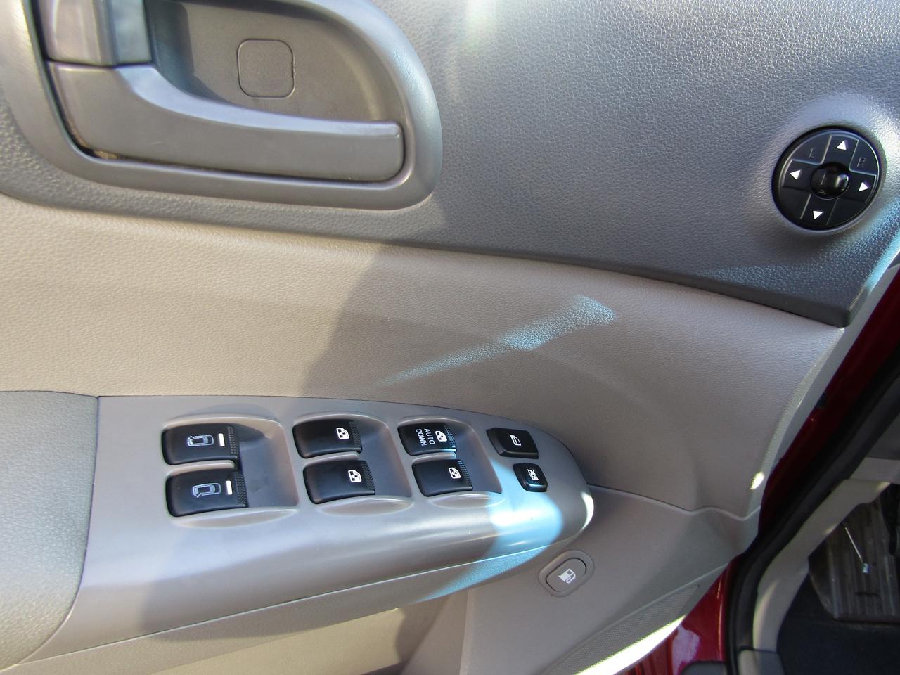 2010 Kia Sedona LX, 7Pass, Cruise Ctrl, Automatic Trans. *AS IS* Photo
