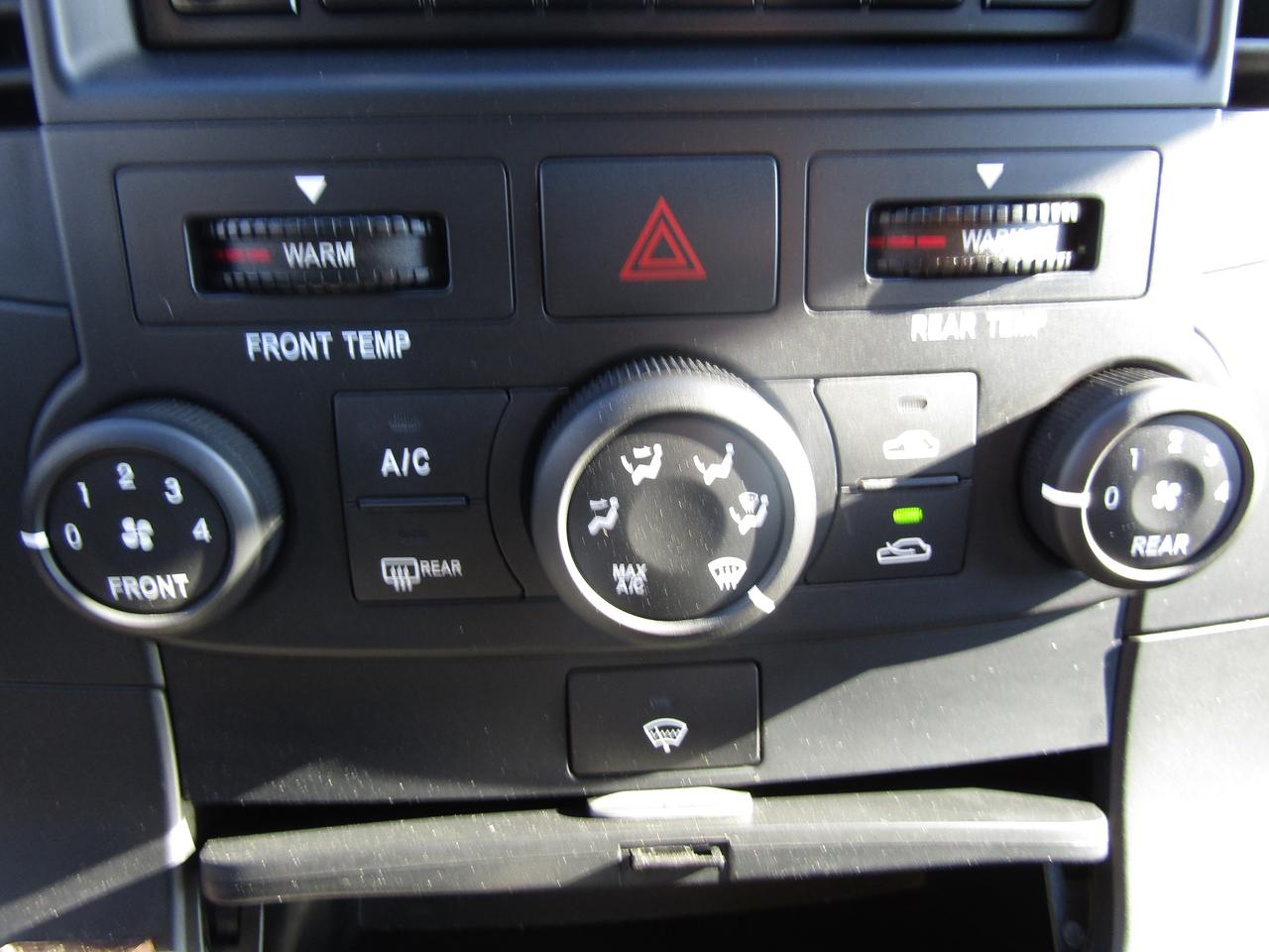 2010 Kia Sedona LX, 7Pass, Cruise Ctrl, Automatic Trans. *AS IS* Photo