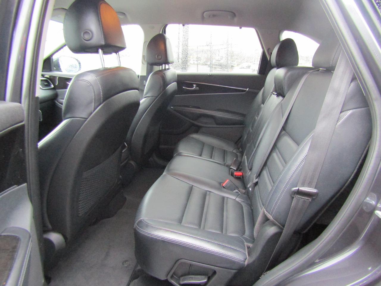 2018 Kia Sorento EX, Camera, DVD, Blind Spot, Leather, Memory, Alloy, *Certified* Photo