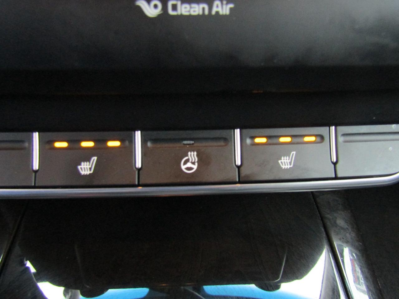 2018 Kia Sorento EX, Camera, DVD, Blind Spot, Leather, Memory, Alloy, *Certified* Photo