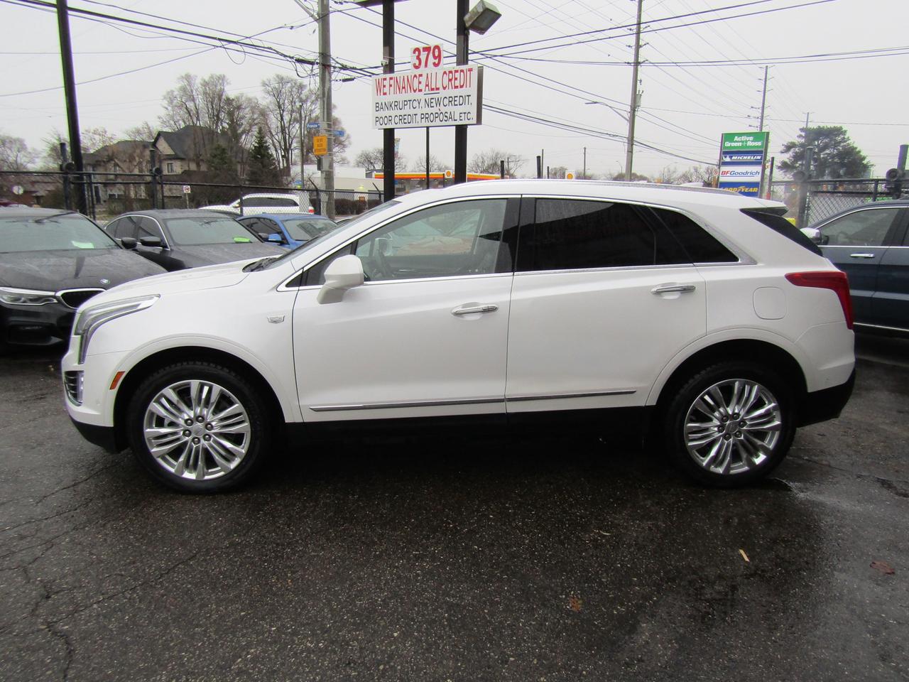 2019 Cadillac XT5 Premium Luxury, AWD, Navi, Pano, Leather, Camera, *Certified* Photo3