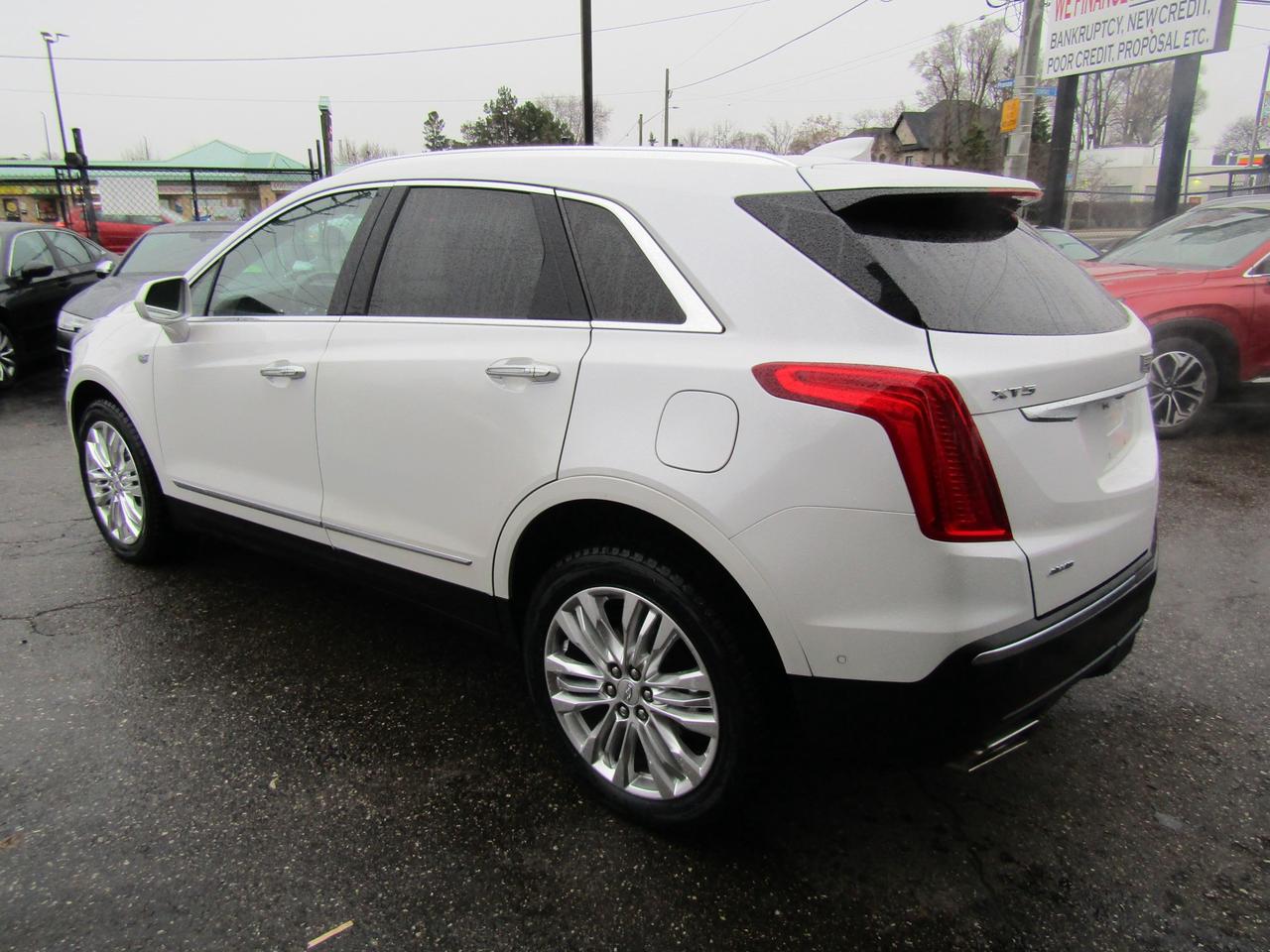 2019 Cadillac XT5 Premium Luxury, AWD, Navi, Pano, Leather, Camera, *Certified* Photo4