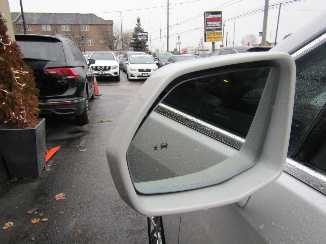 2019 Cadillac XT5 Premium Luxury, AWD, Navi, Pano, Leather, Camera, *Certified* Photo