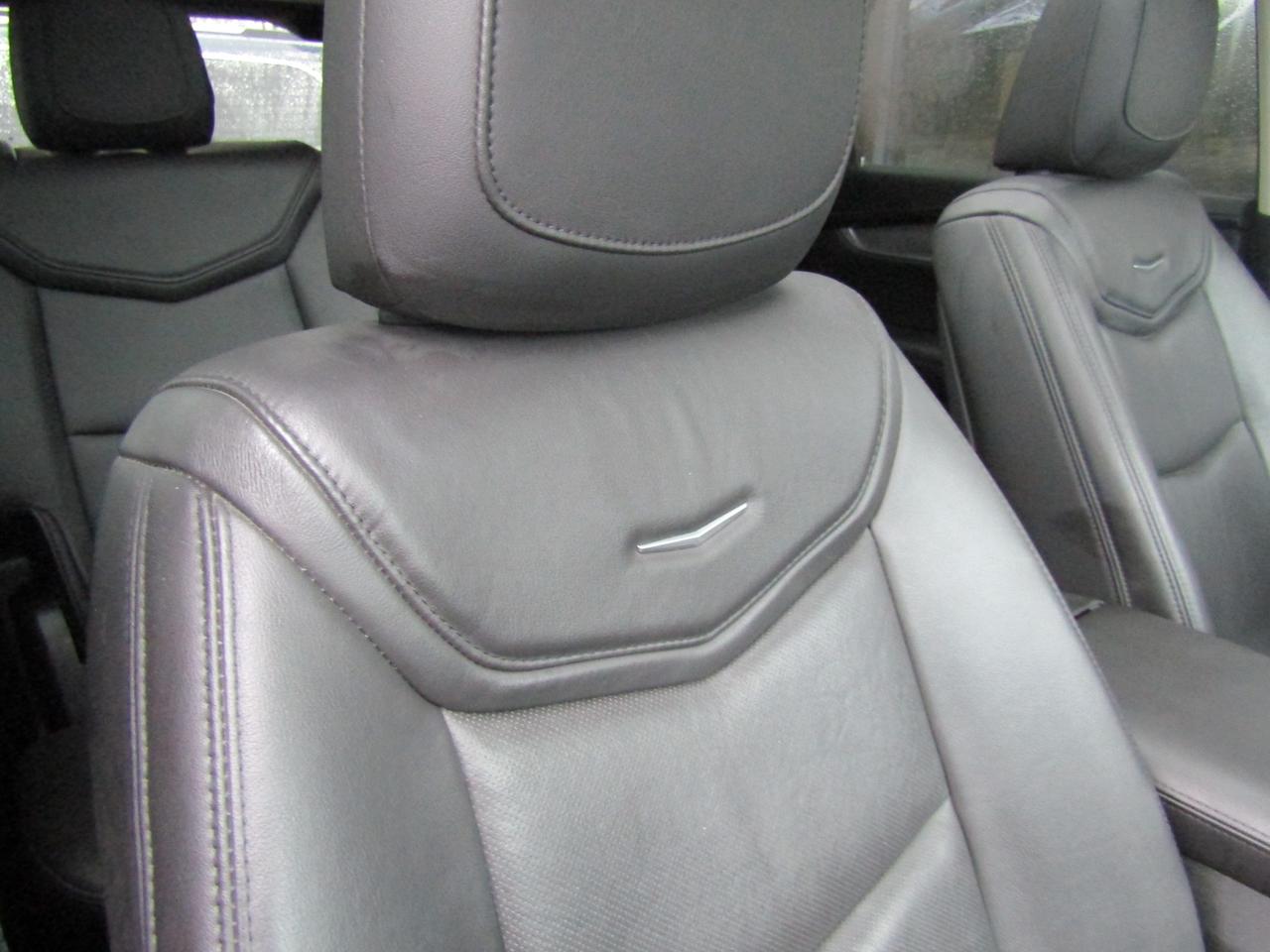 2019 Cadillac XT5 Premium Luxury, AWD, Navi, Pano, Leather, Camera, *Certified* Photo