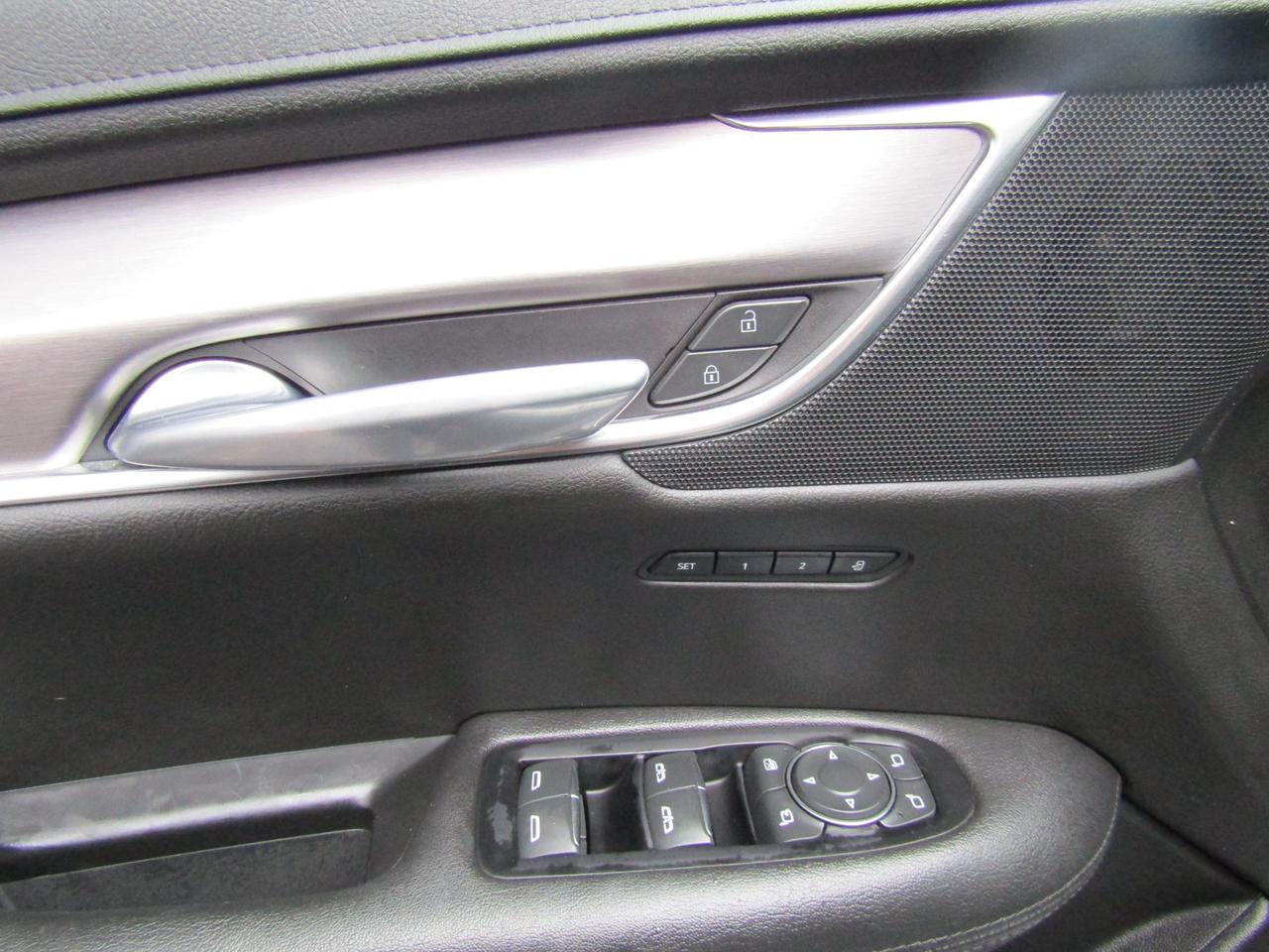 2019 Cadillac XT5 Premium Luxury, AWD, Navi, Pano, Leather, Camera, *Certified* Photo