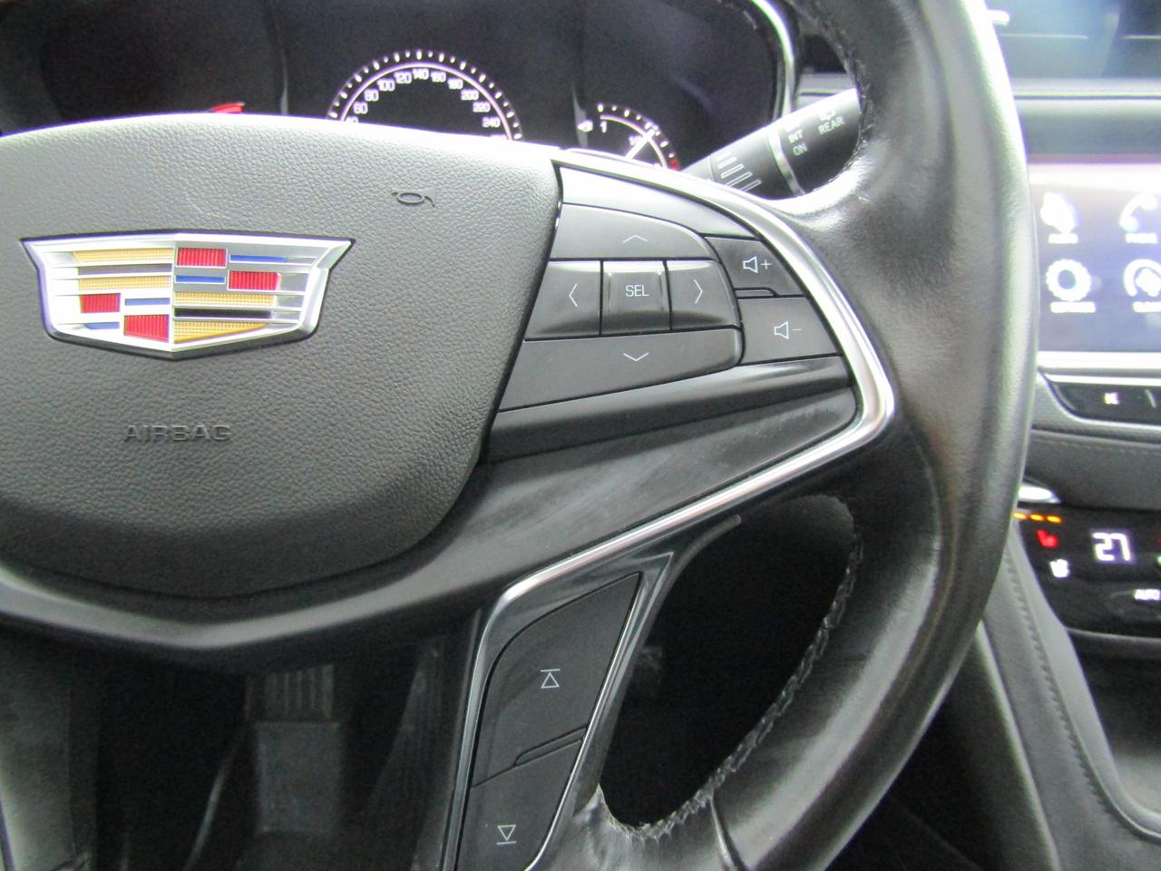 2019 Cadillac XT5 Premium Luxury, AWD, Navi, Pano, Leather, Camera, *Certified* Photo