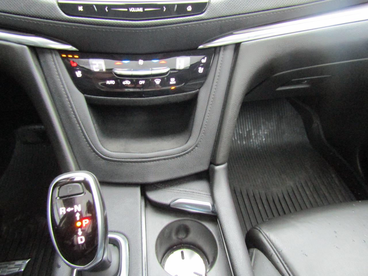 2019 Cadillac XT5 Premium Luxury, AWD, Navi, Pano, Leather, Camera, *Certified* Photo