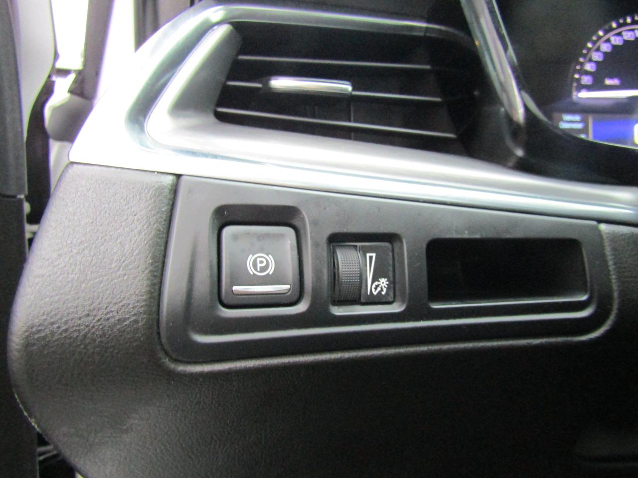 2019 Cadillac XT5 Premium Luxury, AWD, Navi, Pano, Leather, Camera, *Certified* Photo