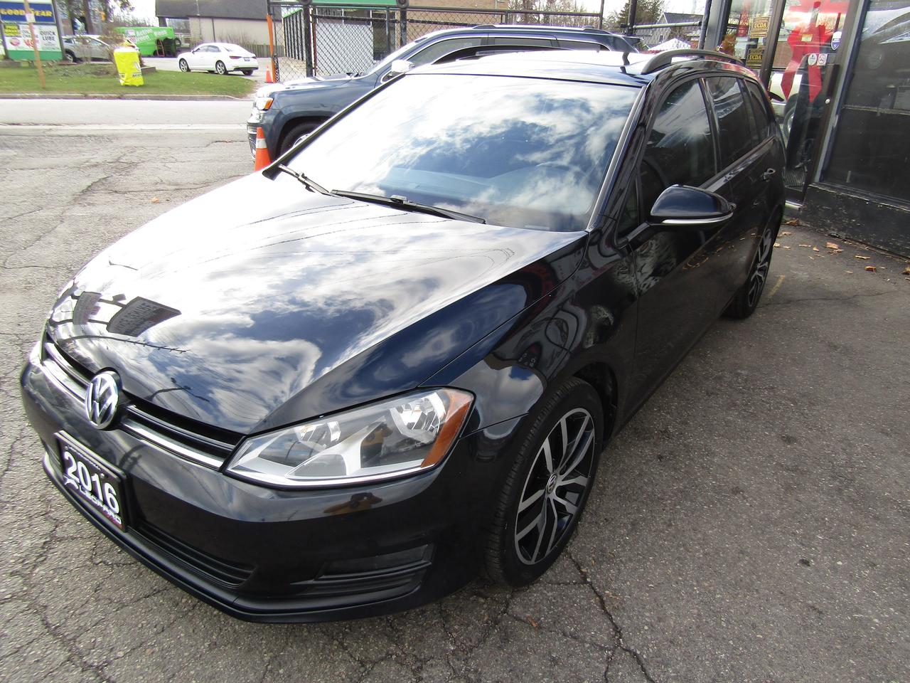 2016 Volkswagen Jetta SportWagen Highline,Blind Spots, Navi,Bluetooth,Cruise Ctrl*Certified* Photo2
