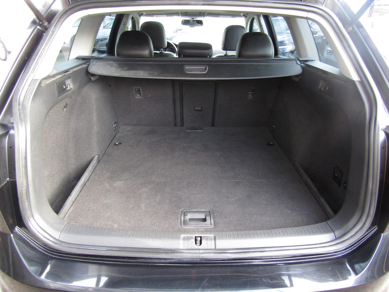 2016 Volkswagen Jetta SportWagen Highline,Blind Spots, Navi,Bluetooth,Cruise Ctrl*Certified* Photo