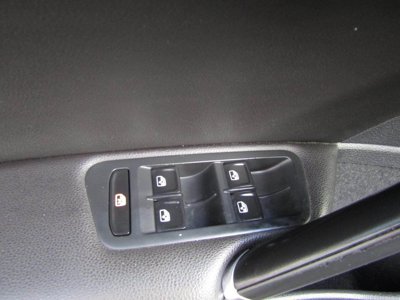 2016 Volkswagen Jetta SportWagen Highline,Blind Spots, Navi,Bluetooth,Cruise Ctrl*Certified* Photo