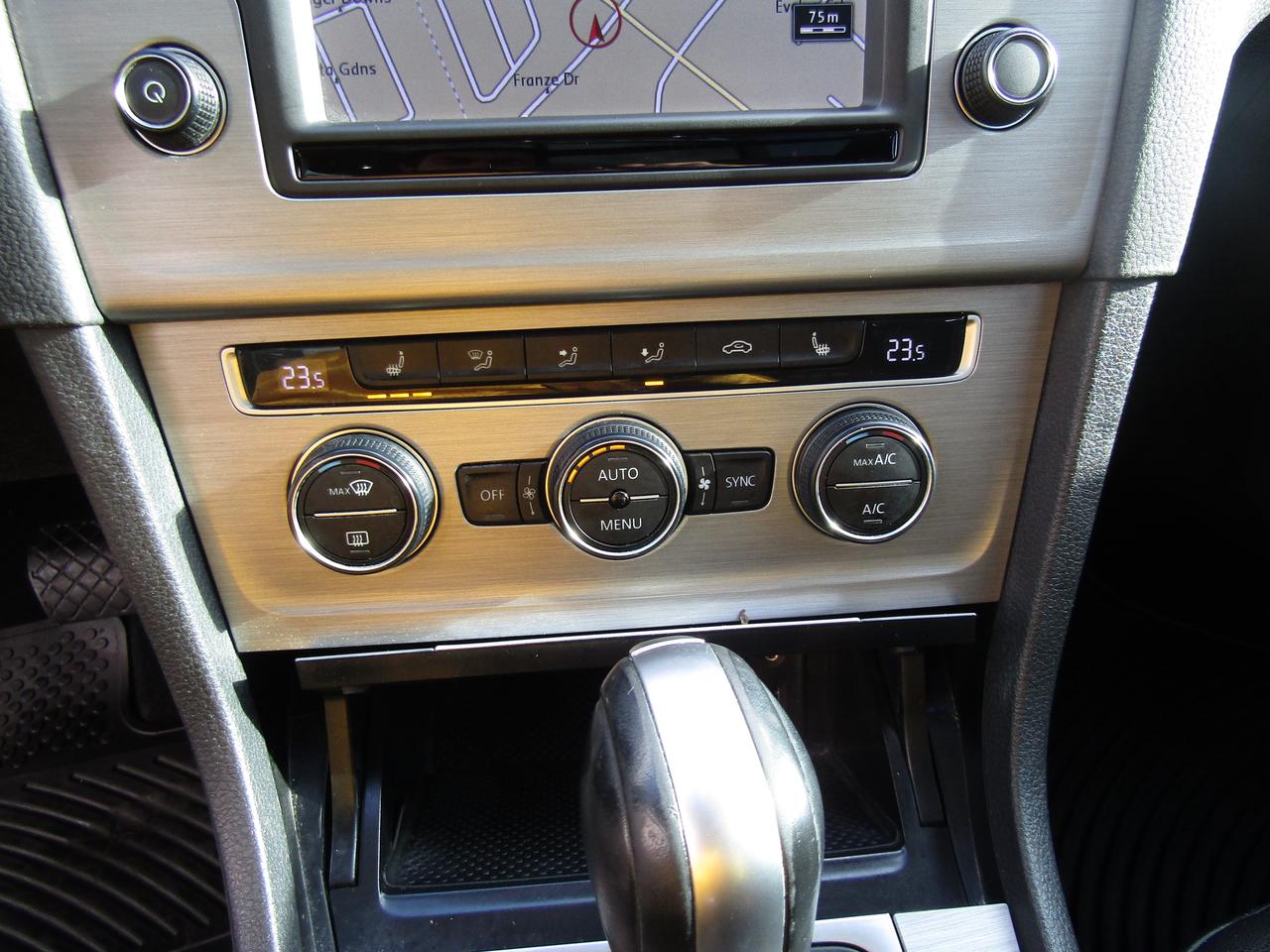 2016 Volkswagen Jetta SportWagen Highline,Blind Spots, Navi,Bluetooth,Cruise Ctrl*Certified* Photo