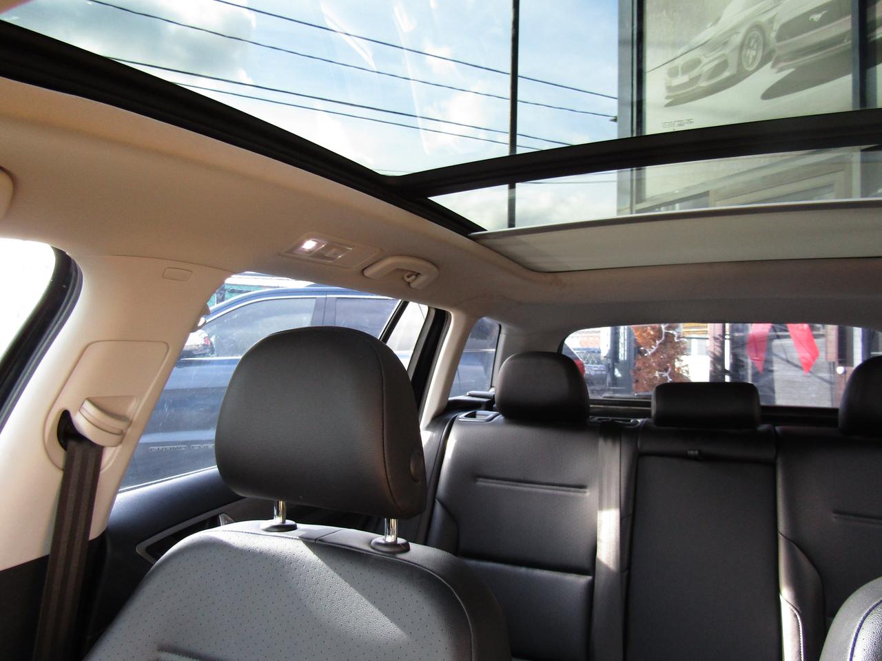 2016 Volkswagen Jetta SportWagen Highline,Blind Spots, Navi,Bluetooth,Cruise Ctrl*Certified* Photo