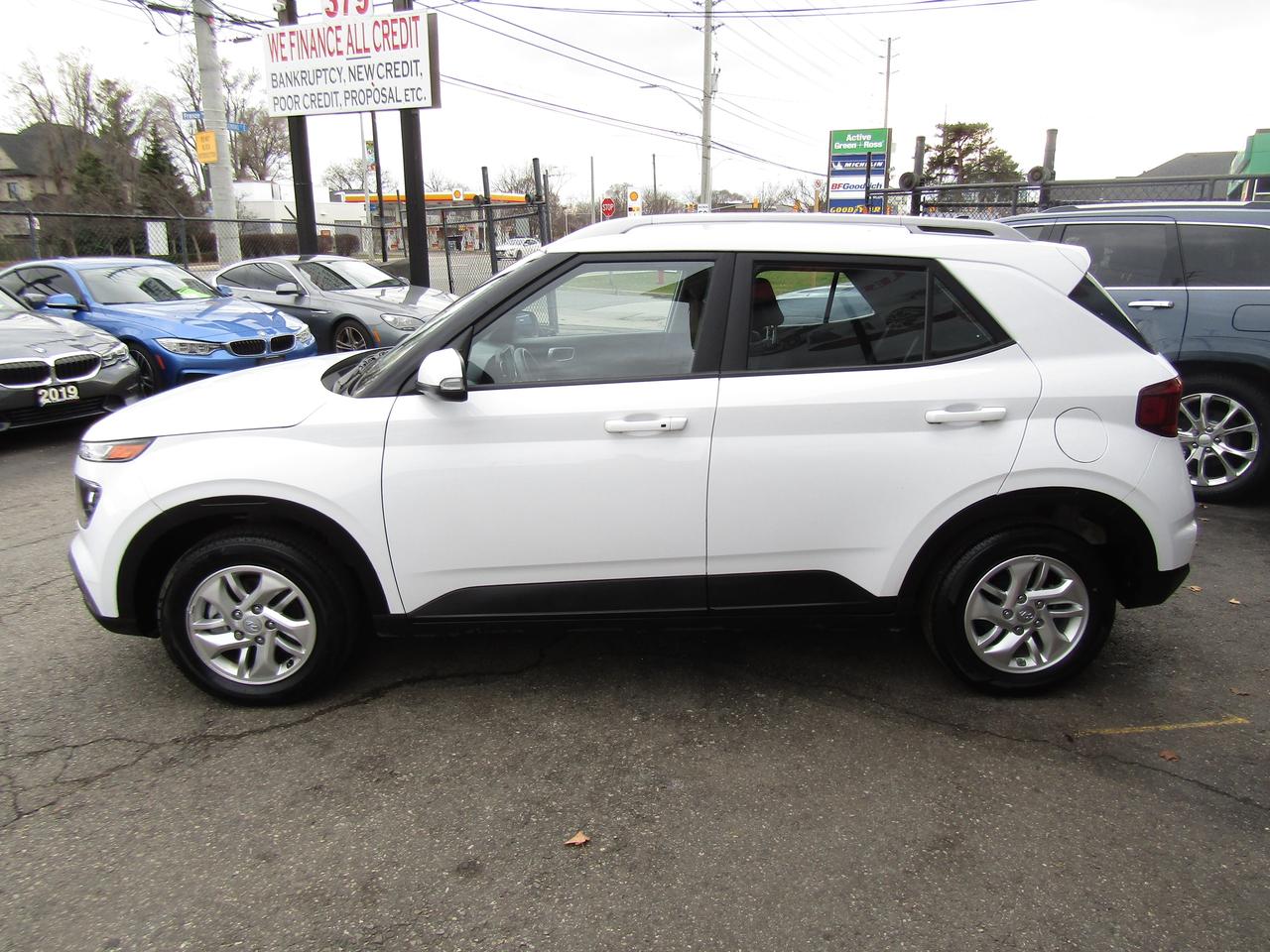 2022 Hyundai Venue SEL, Camera, Blind spot, Line Assist, Alloy, *Certified* Photo3