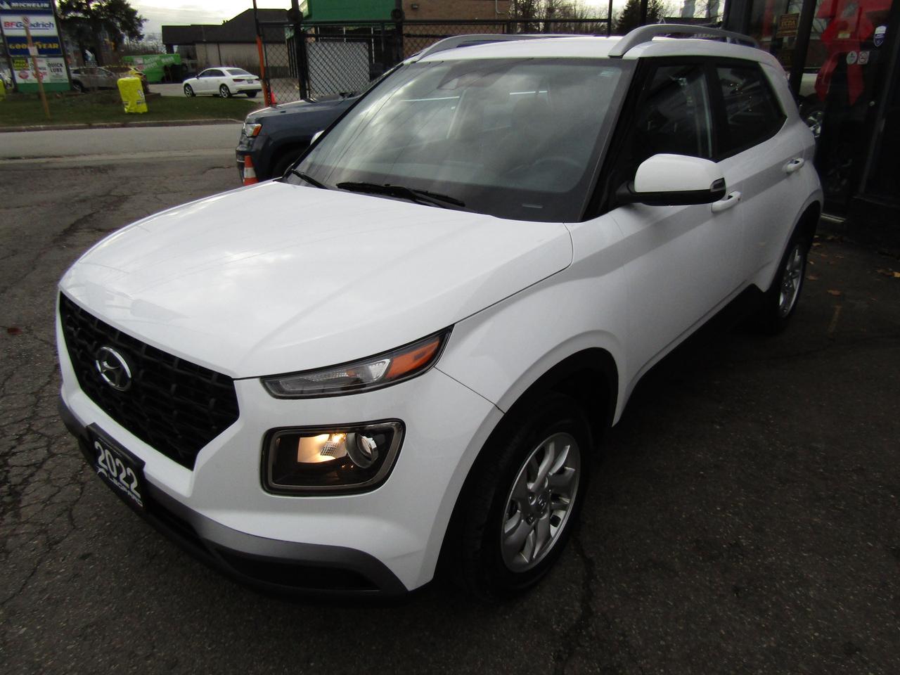 2022 Hyundai Venue SEL, Camera, Blind spot, Line Assist, Alloy, *Certified* Photo2
