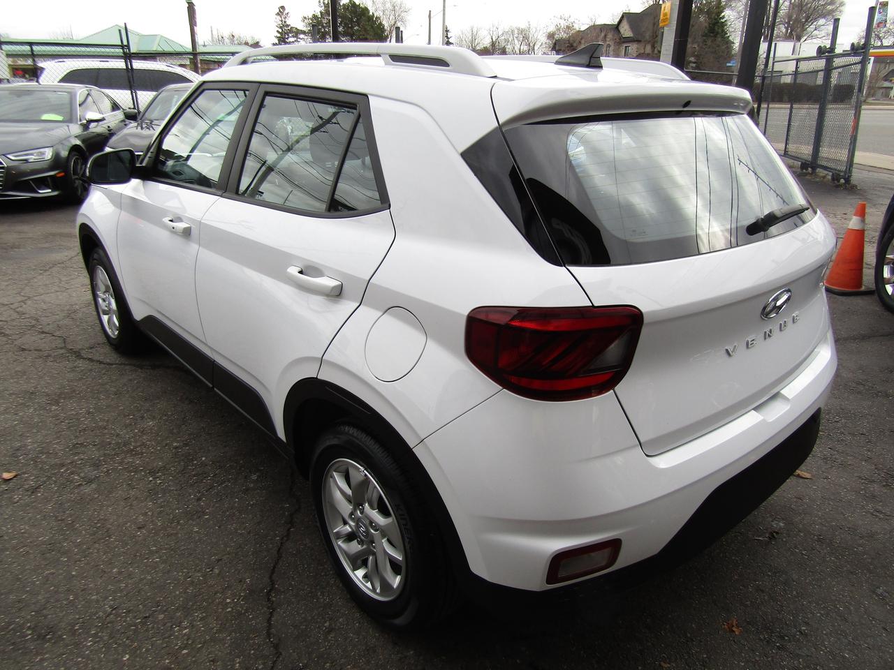 2022 Hyundai Venue SEL, Camera, Blind spot, Line Assist, Alloy, *Certified* Photo