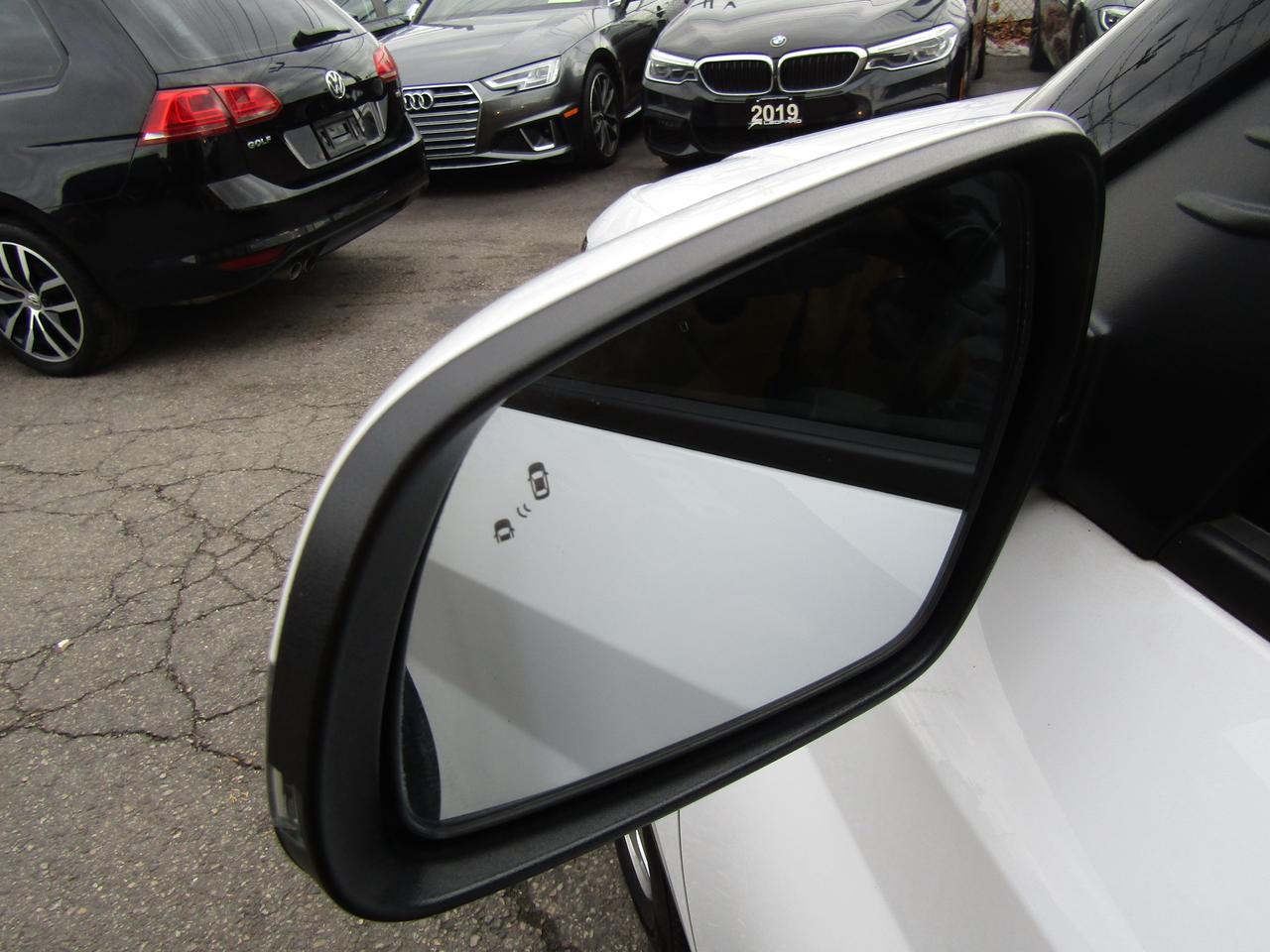 2022 Hyundai Venue SEL, Camera, Blind spot, Line Assist, Alloy, *Certified* Photo