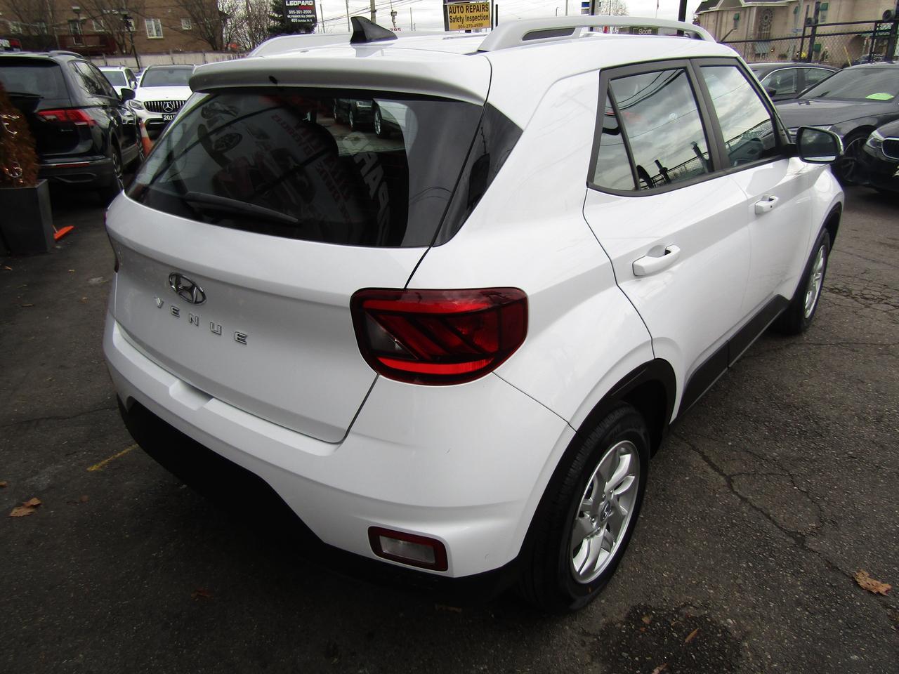 2022 Hyundai Venue SEL, Camera, Blind spot, Line Assist, Alloy, *Certified* Photo