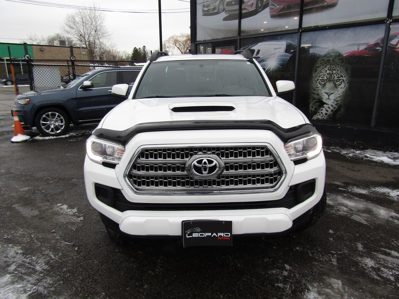 2017 Toyota Tacoma TRD, 4X4, Navi, Camera, Cruise Ctrl, Bluetooth **Certified** Photo5