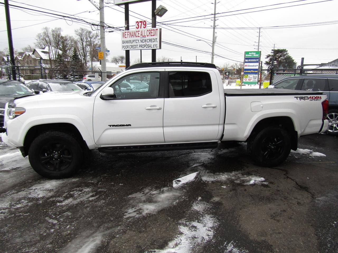 2017 Toyota Tacoma TRD, 4X4, Navi, Camera, Cruise Ctrl, Bluetooth **Certified** Photo3