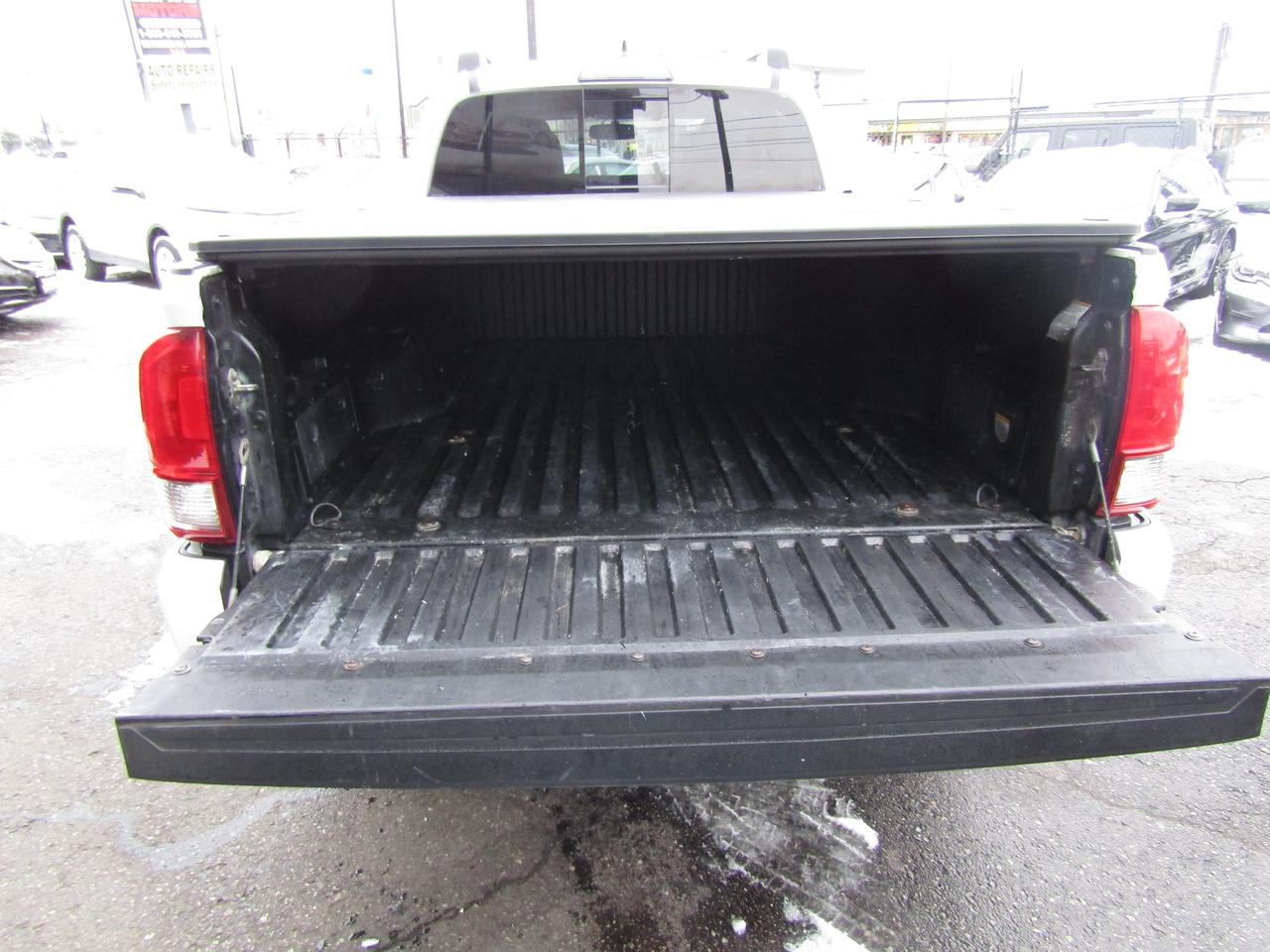 2017 Toyota Tacoma TRD, 4X4, Navi, Camera, Cruise Ctrl, Bluetooth **Certified** Photo