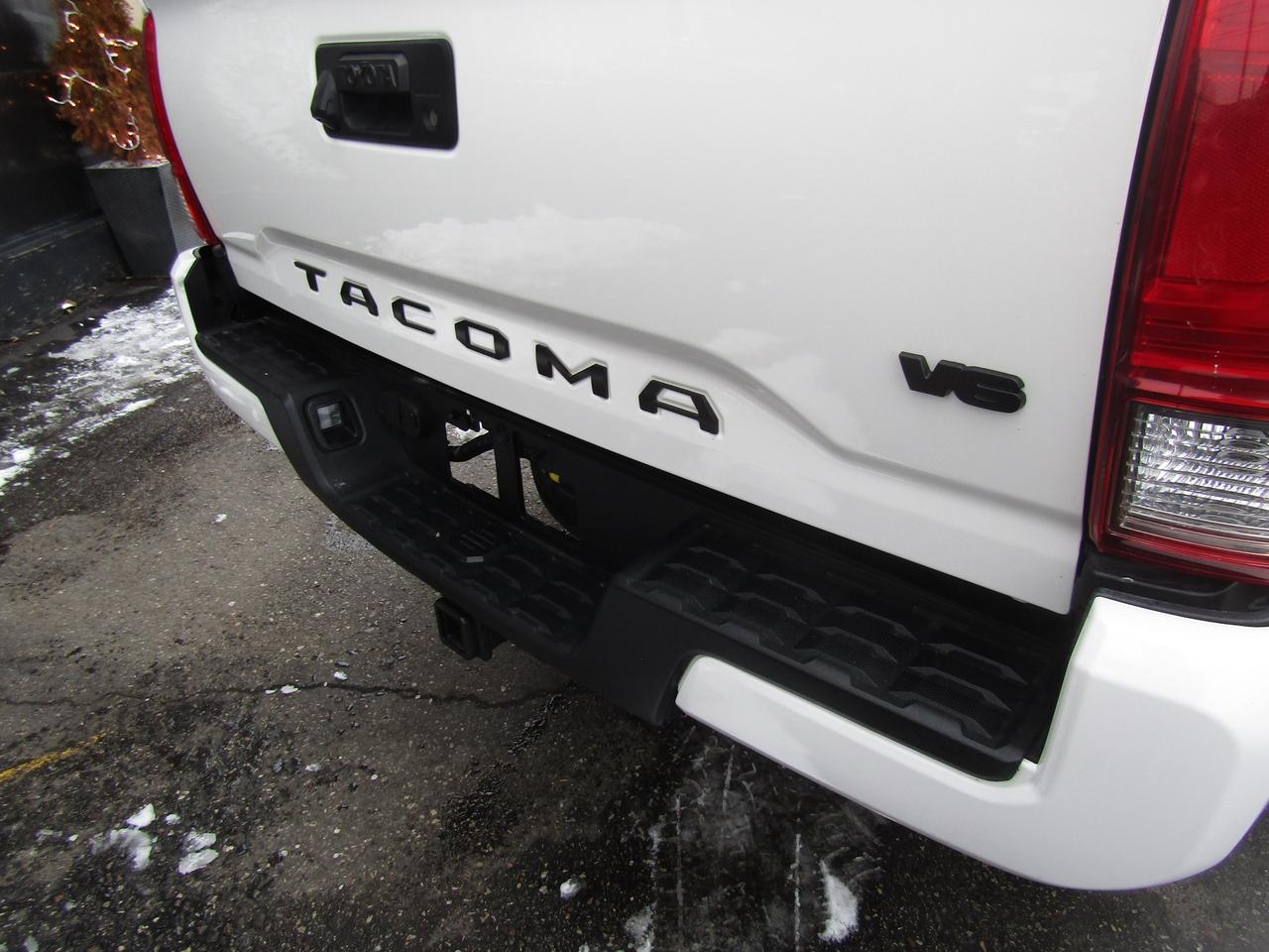 2017 Toyota Tacoma TRD, 4X4, Navi, Camera, Cruise Ctrl, Bluetooth **Certified** Photo