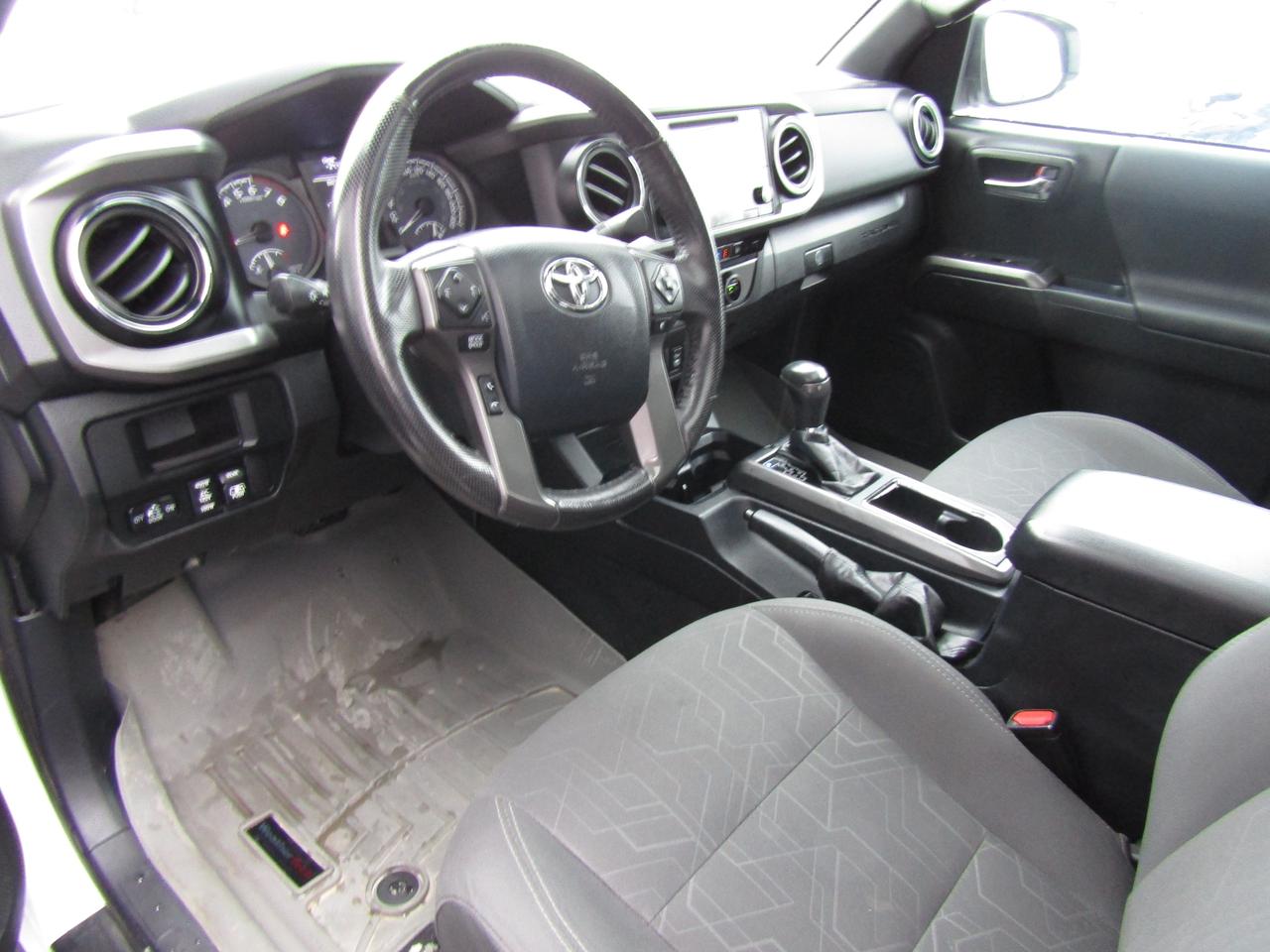 2017 Toyota Tacoma TRD, 4X4, Navi, Camera, Cruise Ctrl, Bluetooth **Certified** Photo