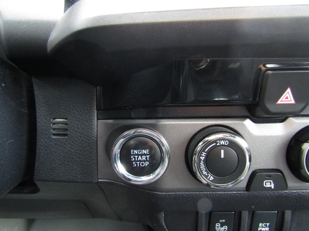 2017 Toyota Tacoma TRD, 4X4, Navi, Camera, Cruise Ctrl, Bluetooth **Certified** Photo