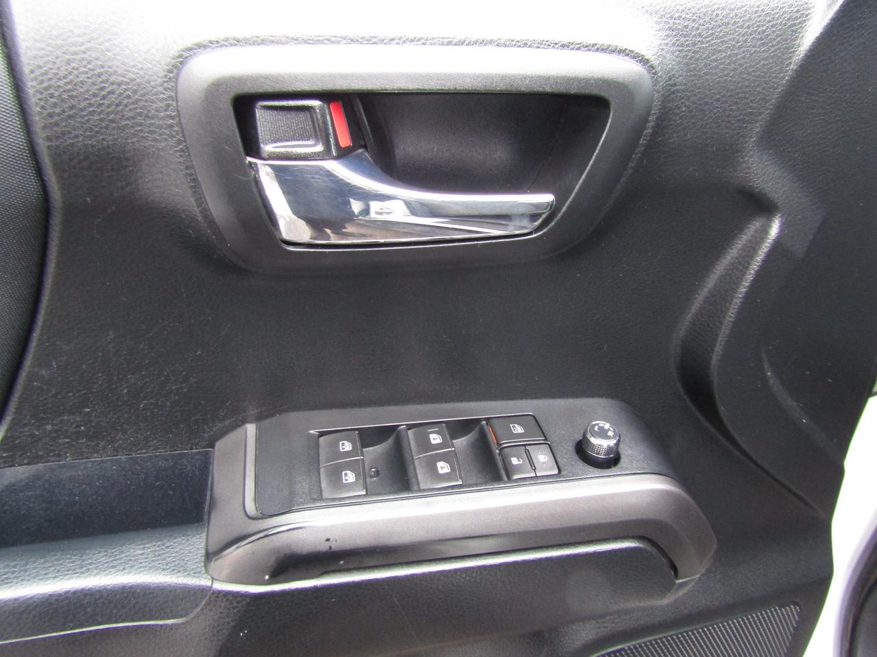 2017 Toyota Tacoma TRD, 4X4, Navi, Camera, Cruise Ctrl, Bluetooth **Certified** Photo