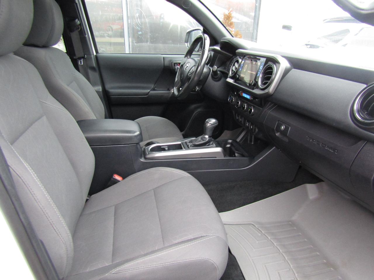 2017 Toyota Tacoma TRD, 4X4, Navi, Camera, Cruise Ctrl, Bluetooth **Certified** Photo