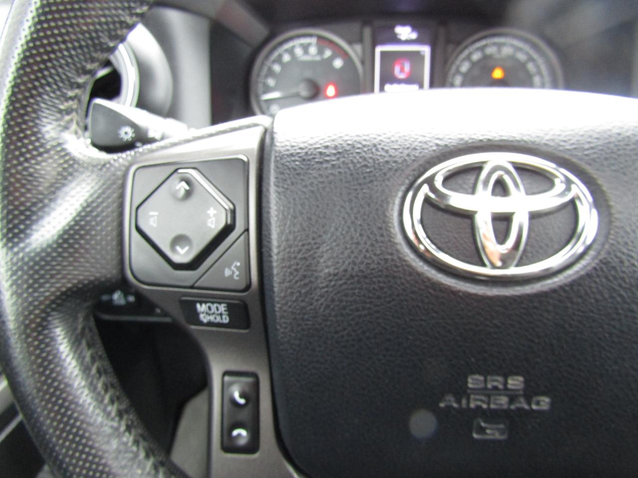 2017 Toyota Tacoma TRD, 4X4, Navi, Camera, Cruise Ctrl, Bluetooth **Certified** Photo