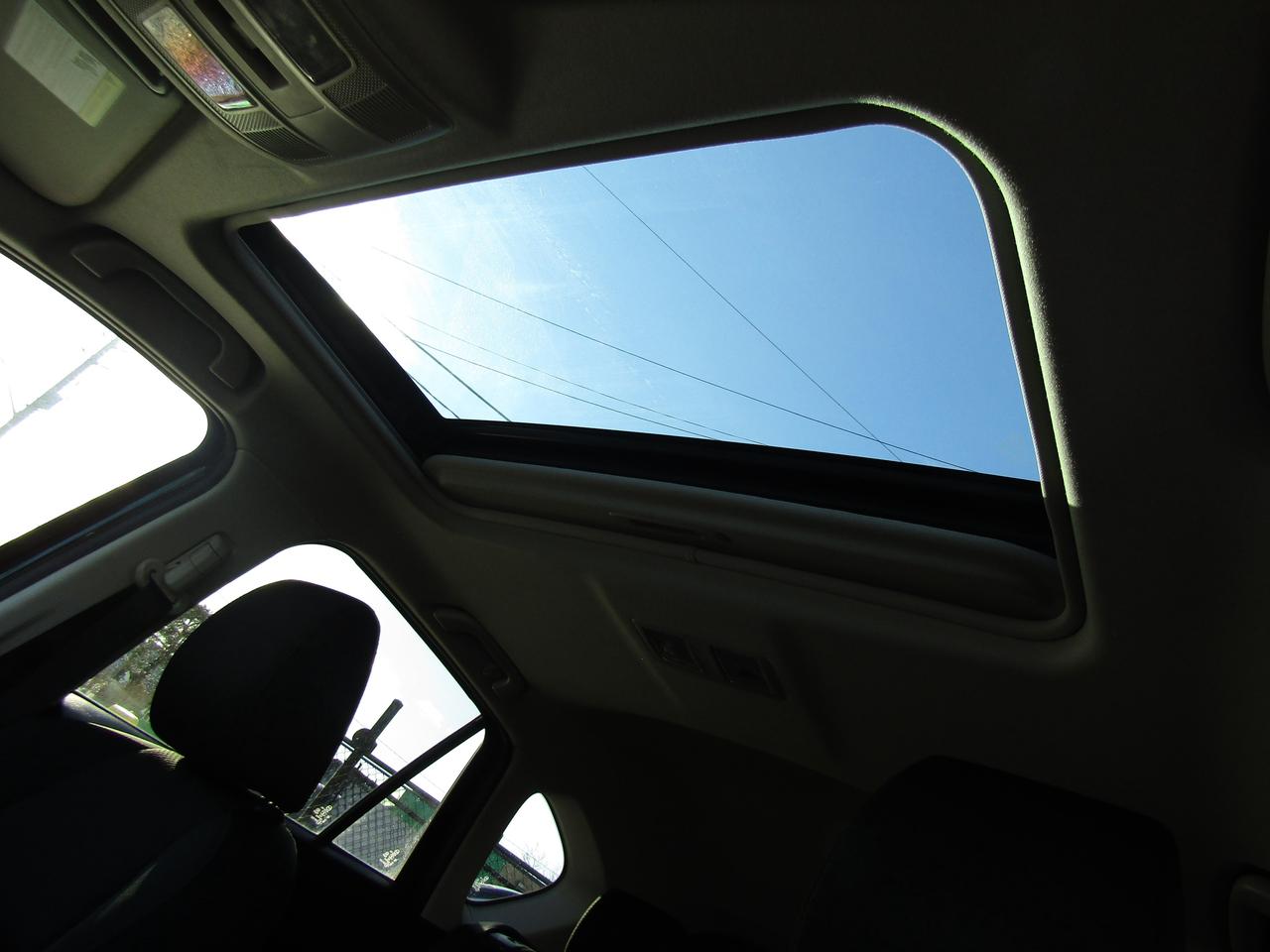 2016 Mazda CX-5 Touring, Navi, Sunroof, Camera, Blind Spot, Bluetooth, *Certified* Photo