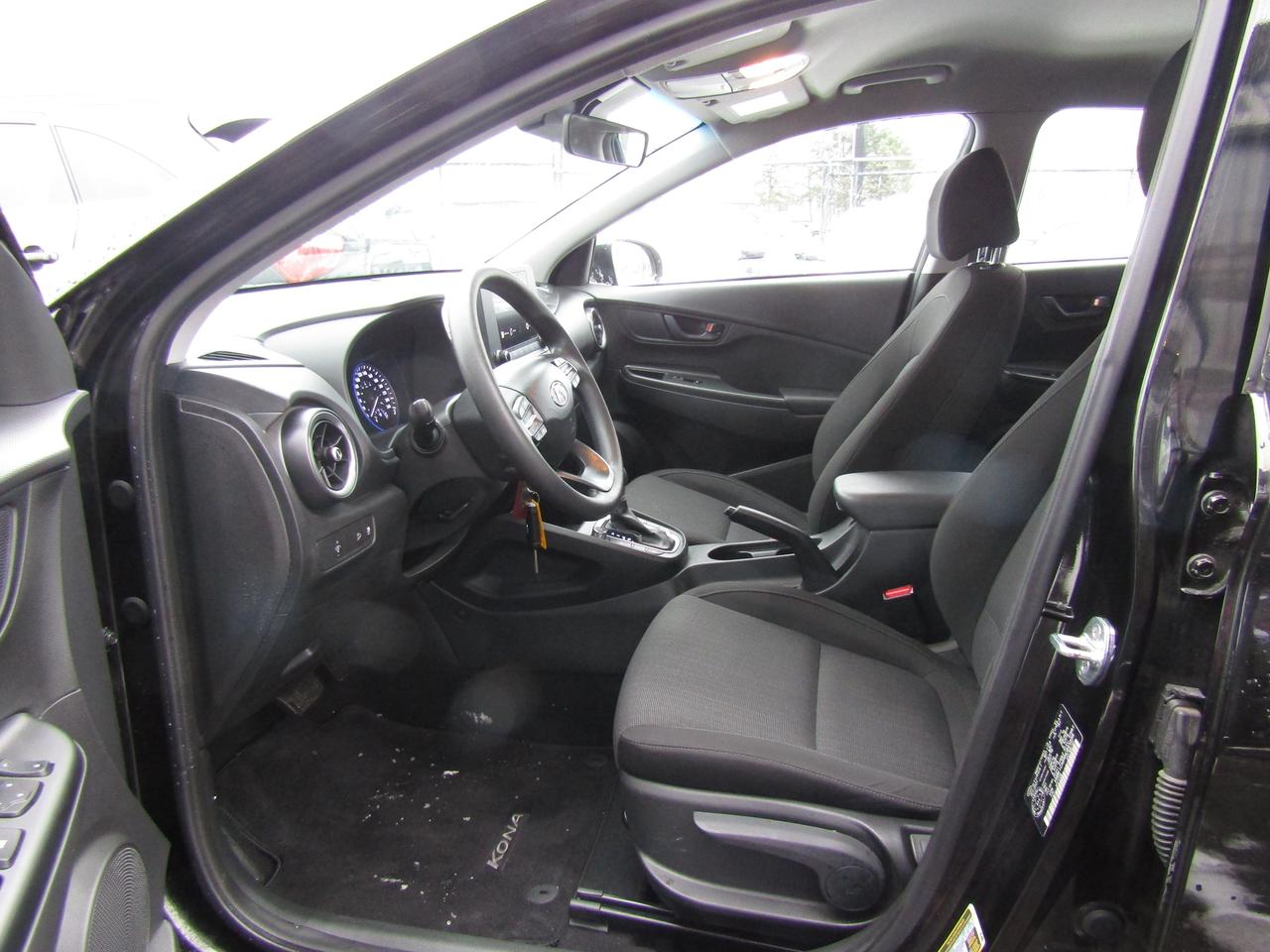 2022 Hyundai KONA SE, AWD, Lane Assist, Camera, Bluetooth, Alloy, *Certified* Photo