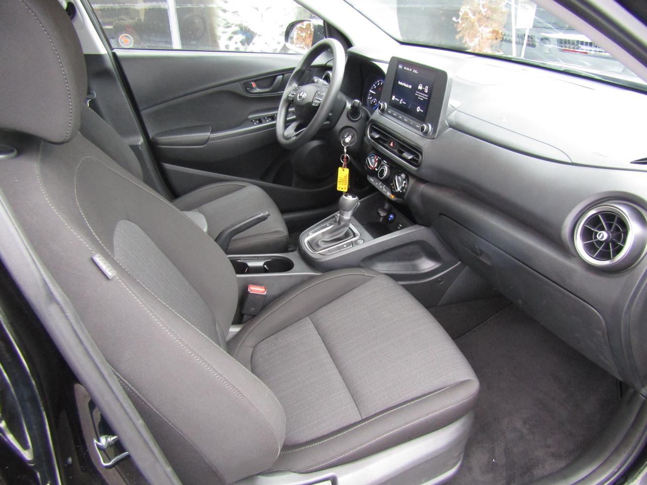 2022 Hyundai KONA SE, AWD, Lane Assist, Camera, Bluetooth, Alloy, *Certified* Photo