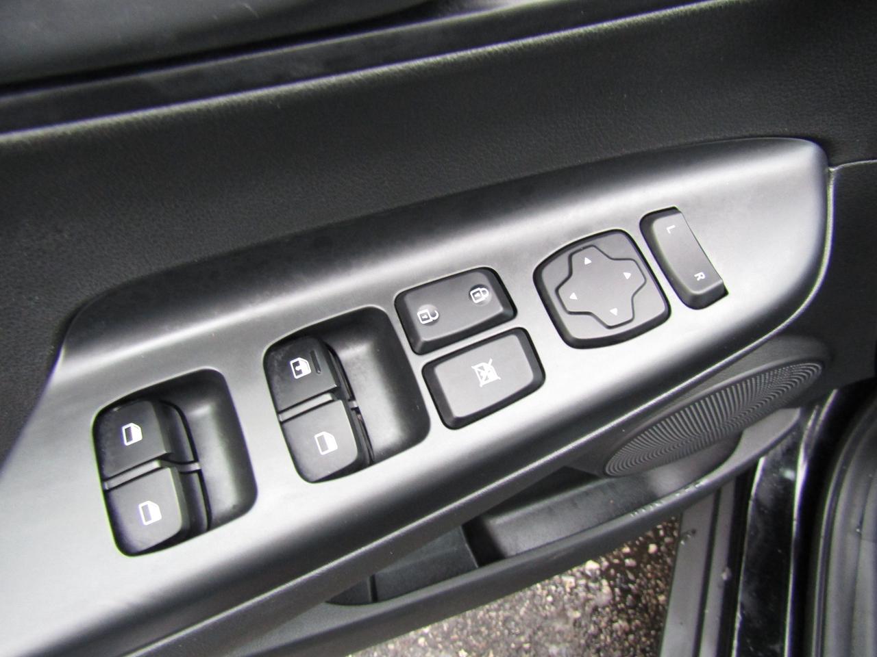 2022 Hyundai KONA SE, AWD, Lane Assist, Camera, Bluetooth, Alloy, *Certified* Photo