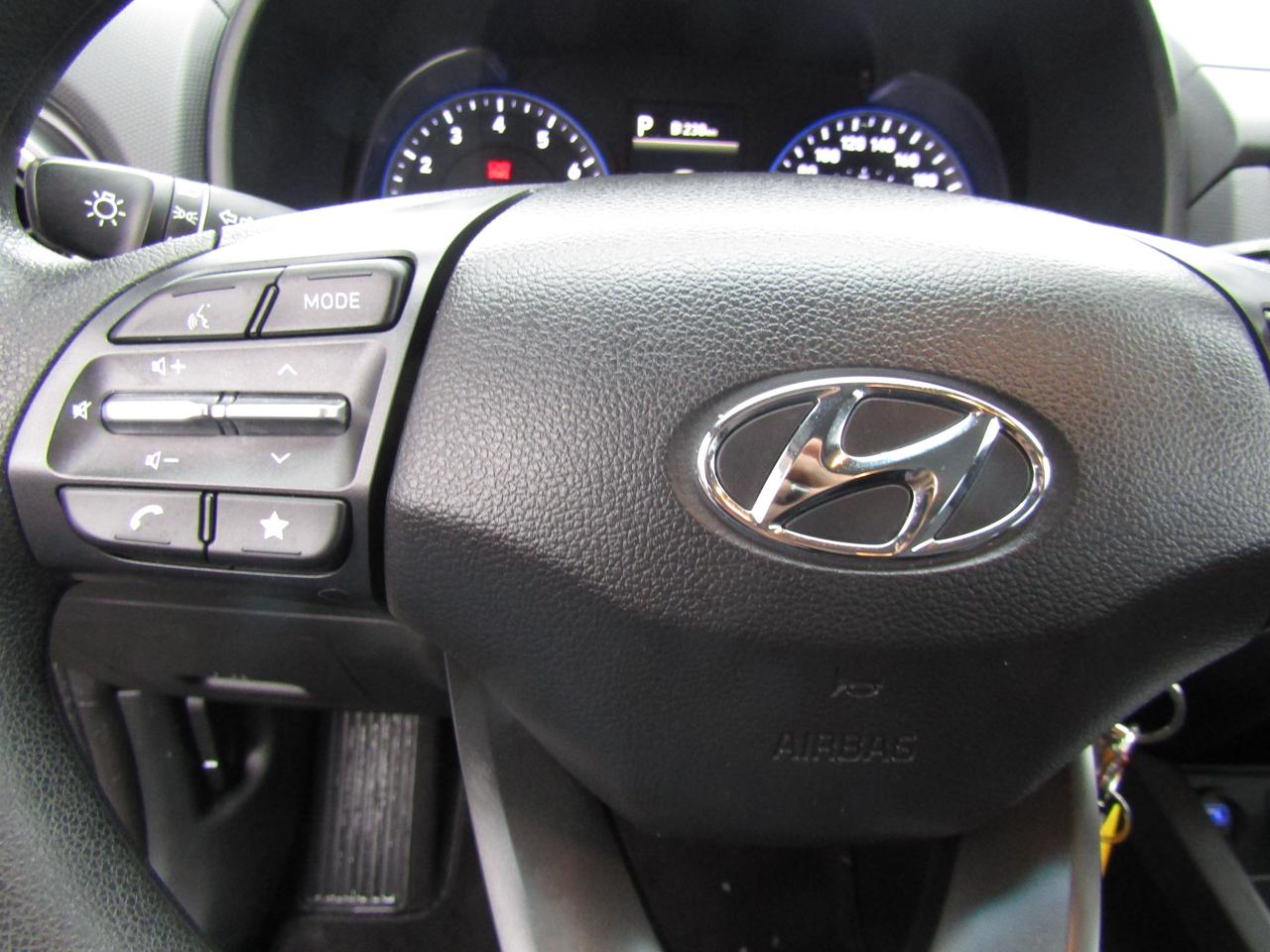 2022 Hyundai KONA SE, AWD, Lane Assist, Camera, Bluetooth, Alloy, *Certified* Photo