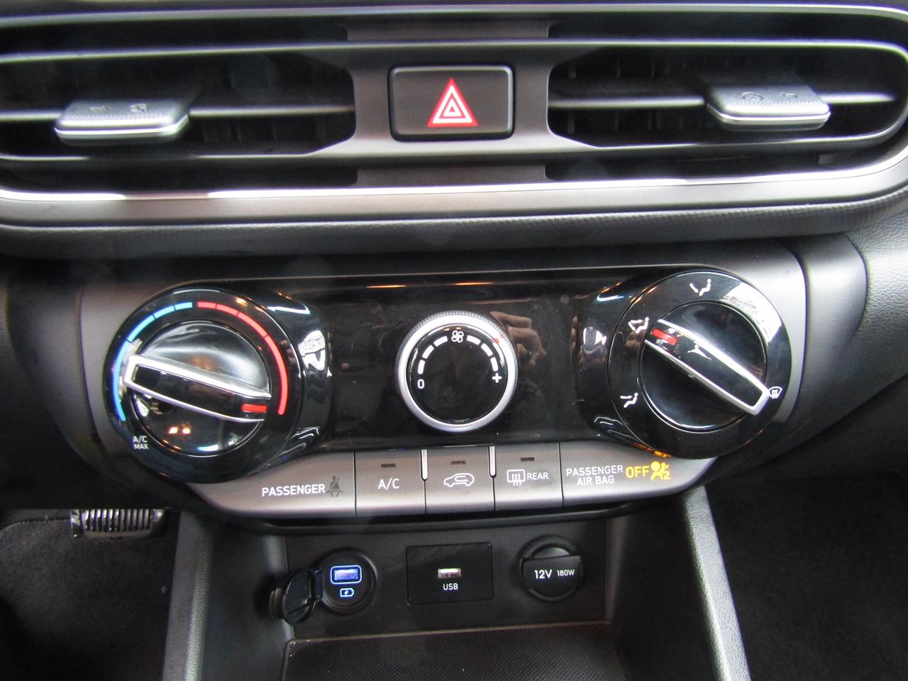 2022 Hyundai KONA SE, AWD, Lane Assist, Camera, Bluetooth, Alloy, *Certified* Photo