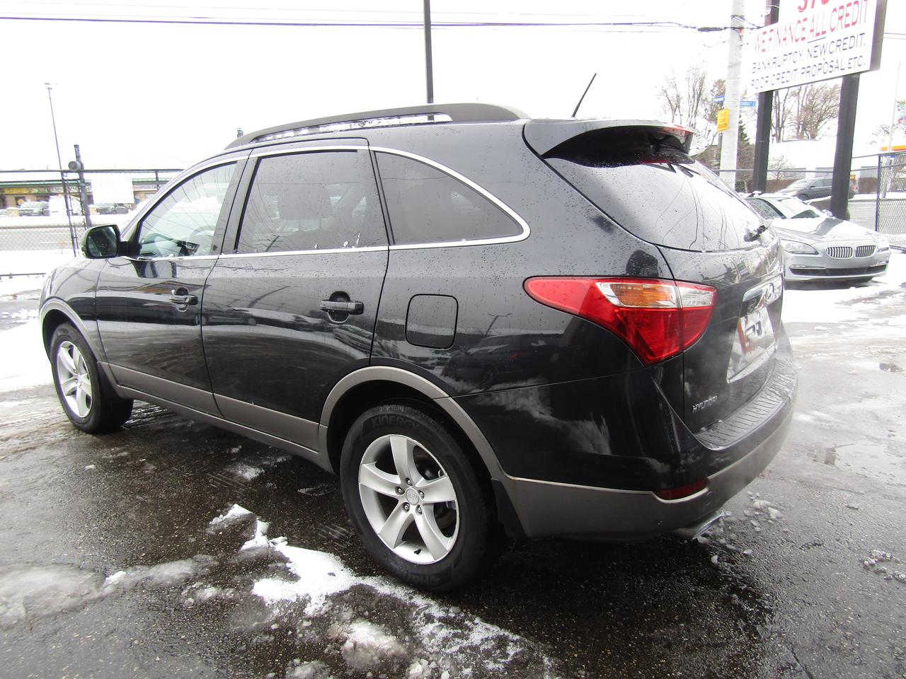 2009 Hyundai Veracruz GLS, 7 Pass, Awd, Sunroof, Leather, Alloy, *AS IS* Photo