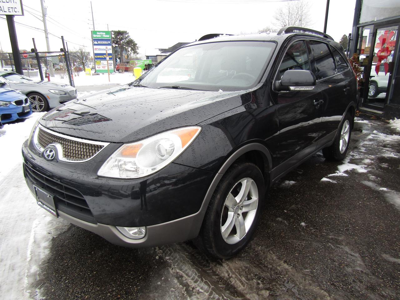 2009 Hyundai Veracruz GLS, 7 Pass, Awd, Sunroof, Leather, Alloy, *AS IS* Photo