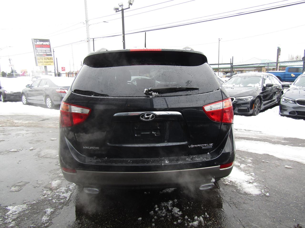 2009 Hyundai Veracruz GLS, 7 Pass, Awd, Sunroof, Leather, Alloy, *AS IS* Photo