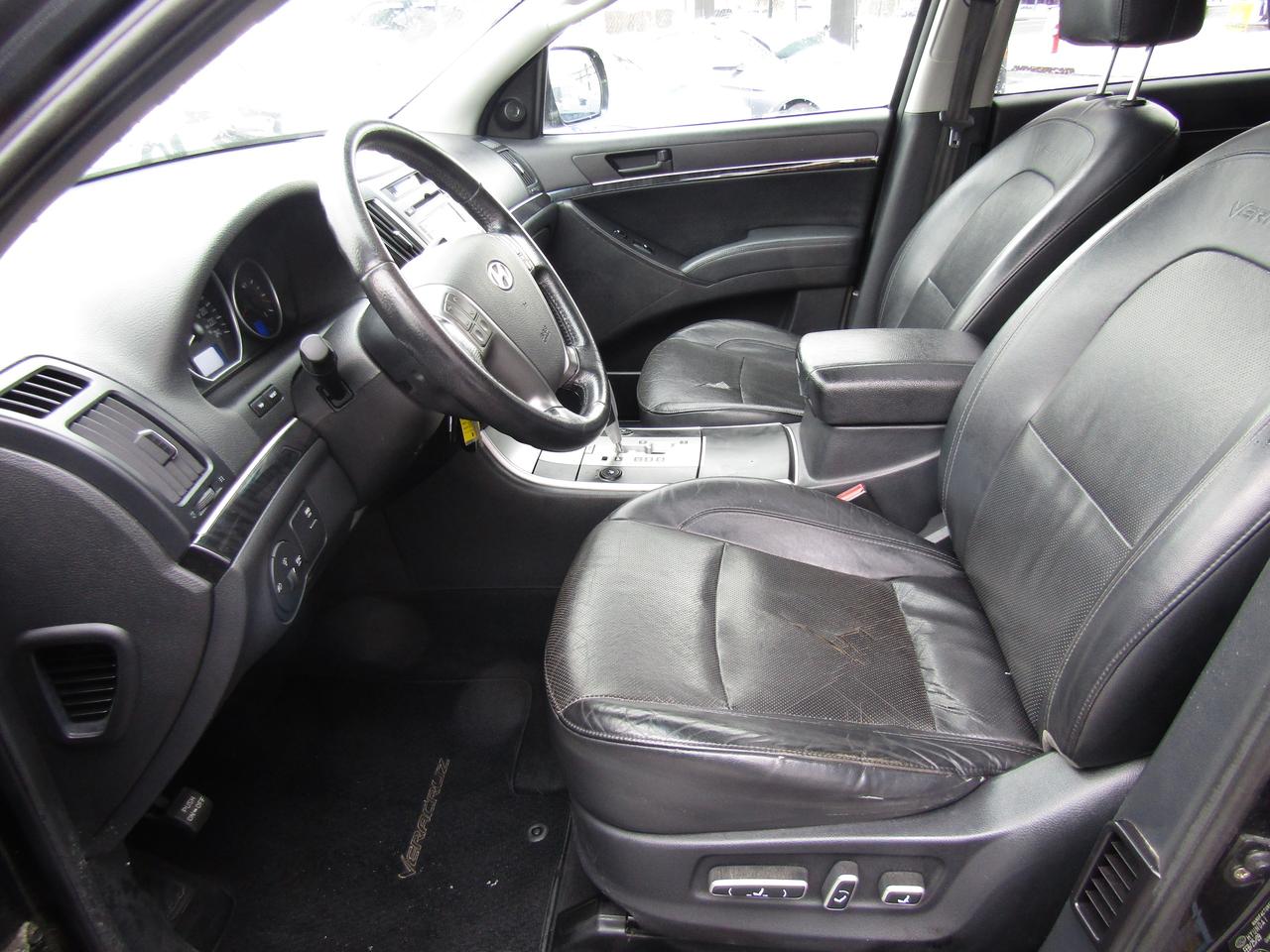 2009 Hyundai Veracruz GLS, 7 Pass, Awd, Sunroof, Leather, Alloy, *AS IS* Photo