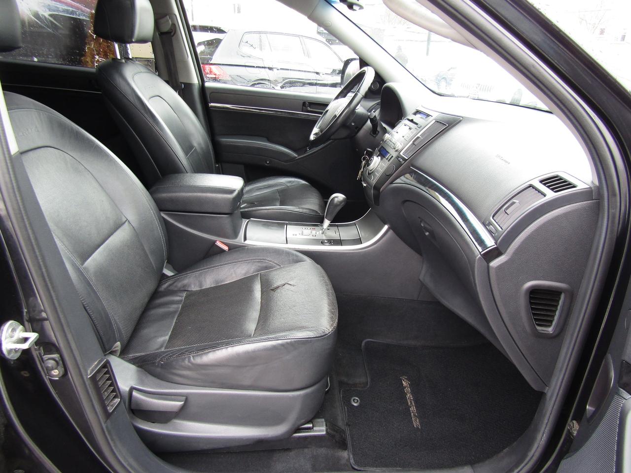 2009 Hyundai Veracruz GLS, 7 Pass, Awd, Sunroof, Leather, Alloy, *AS IS* Photo