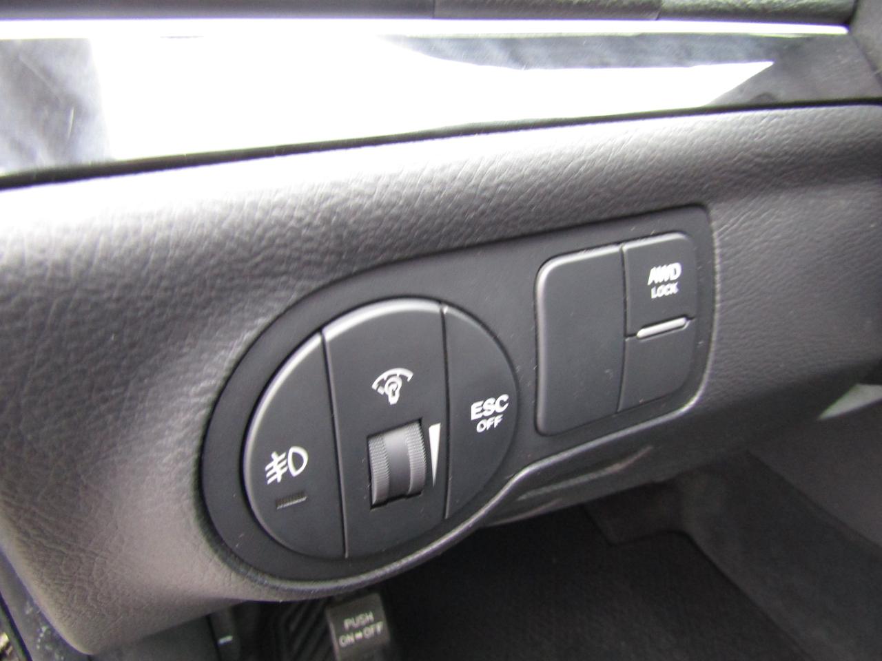 2009 Hyundai Veracruz GLS, 7 Pass, Awd, Sunroof, Leather, Alloy, *AS IS* Photo