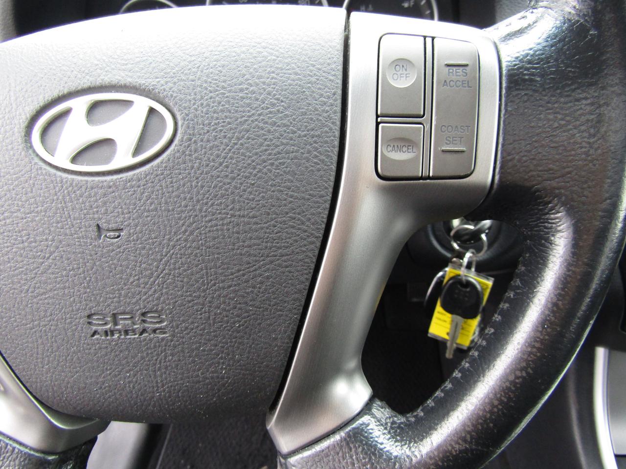 2009 Hyundai Veracruz GLS, 7 Pass, Awd, Sunroof, Leather, Alloy, *AS IS* Photo