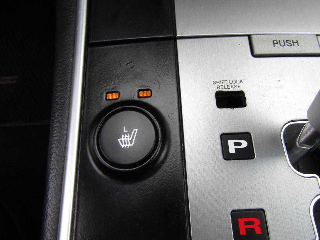 2009 Hyundai Veracruz GLS, 7 Pass, Awd, Sunroof, Leather, Alloy, *AS IS* Photo