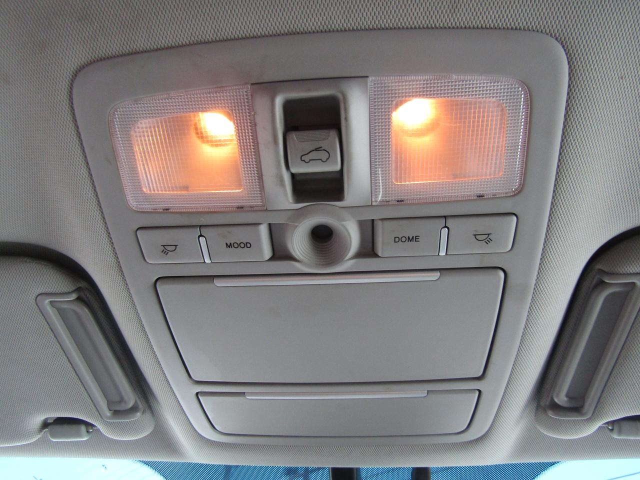 2009 Hyundai Veracruz GLS, 7 Pass, Awd, Sunroof, Leather, Alloy, *AS IS* Photo