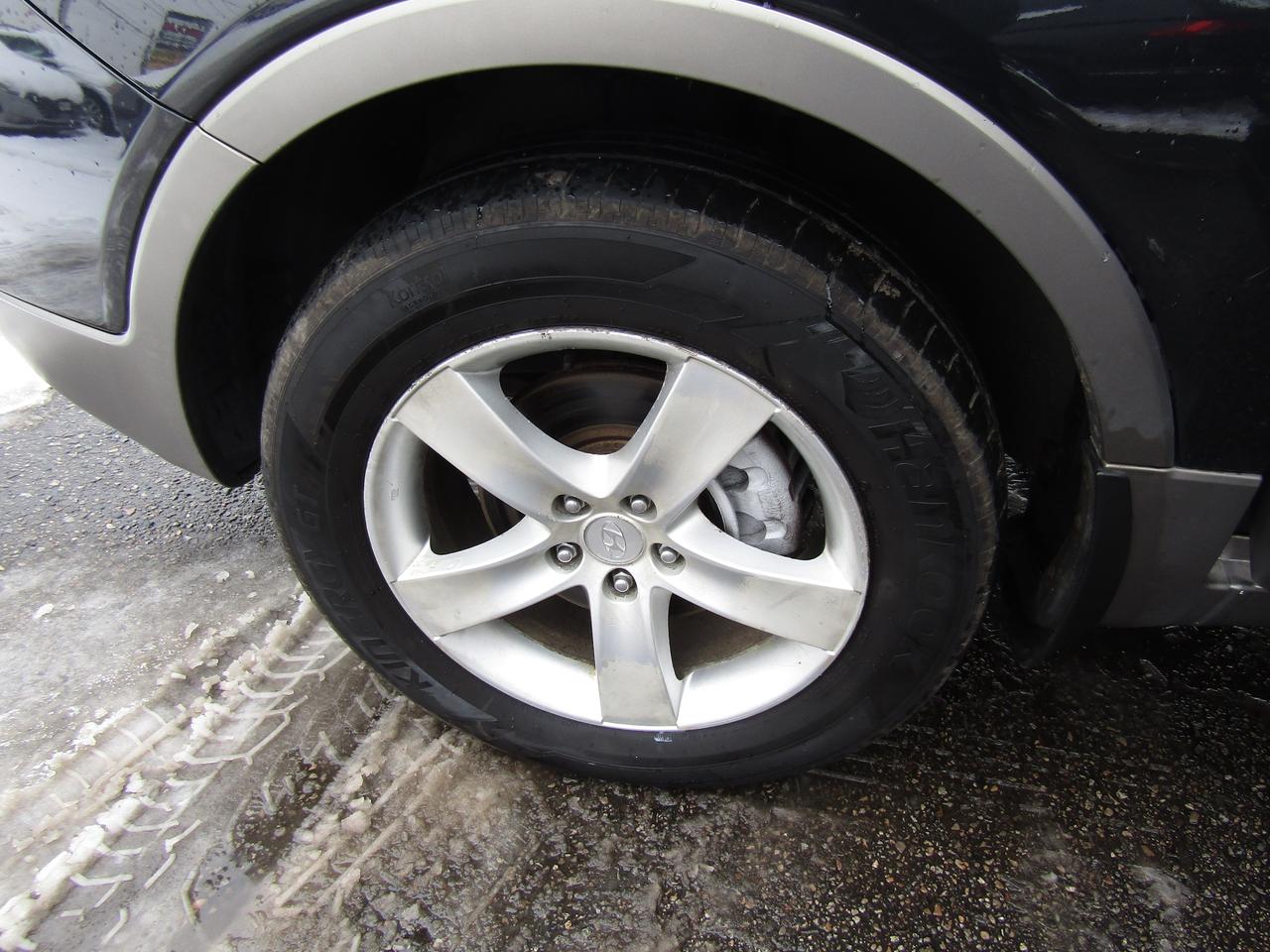 2009 Hyundai Veracruz GLS, 7 Pass, Awd, Sunroof, Leather, Alloy, *AS IS* Photo