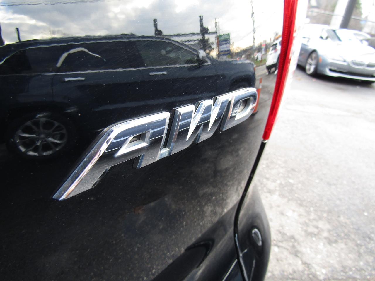 2016 Honda CR-V EX-L, AWD, Sunroof, Leather, Camera, Bluetooth, *Certified* Photo