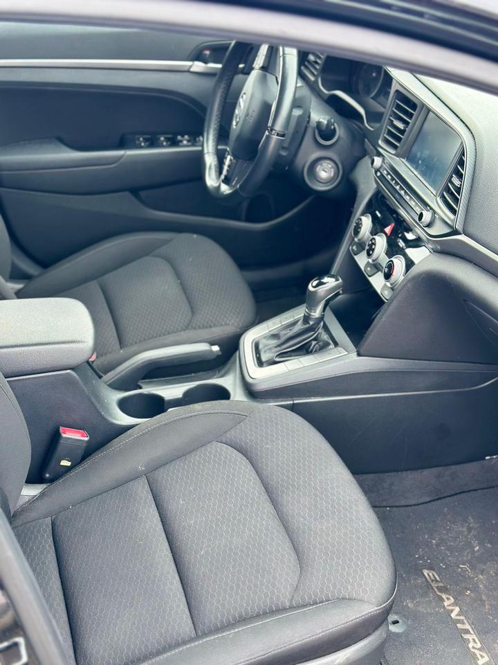 2020 Hyundai Elantra Limited Photo