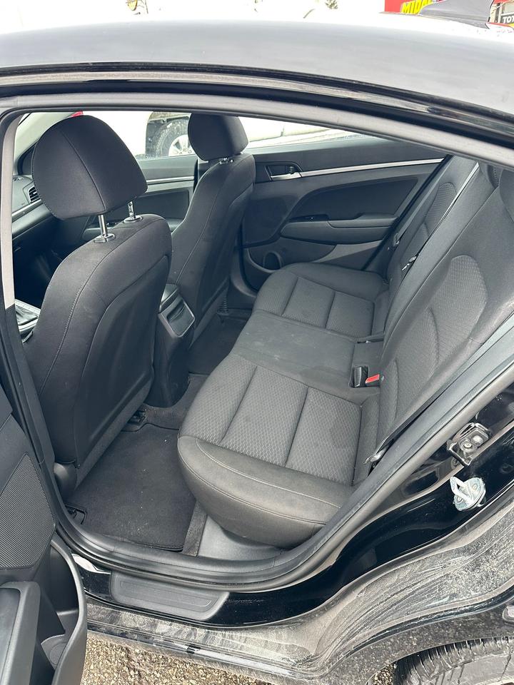 2020 Hyundai Elantra Limited Photo